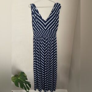 Torrid Size 0 (12) Maxi Dress-Chevron Striped, Sleeveless, V-Neck, Navy/White